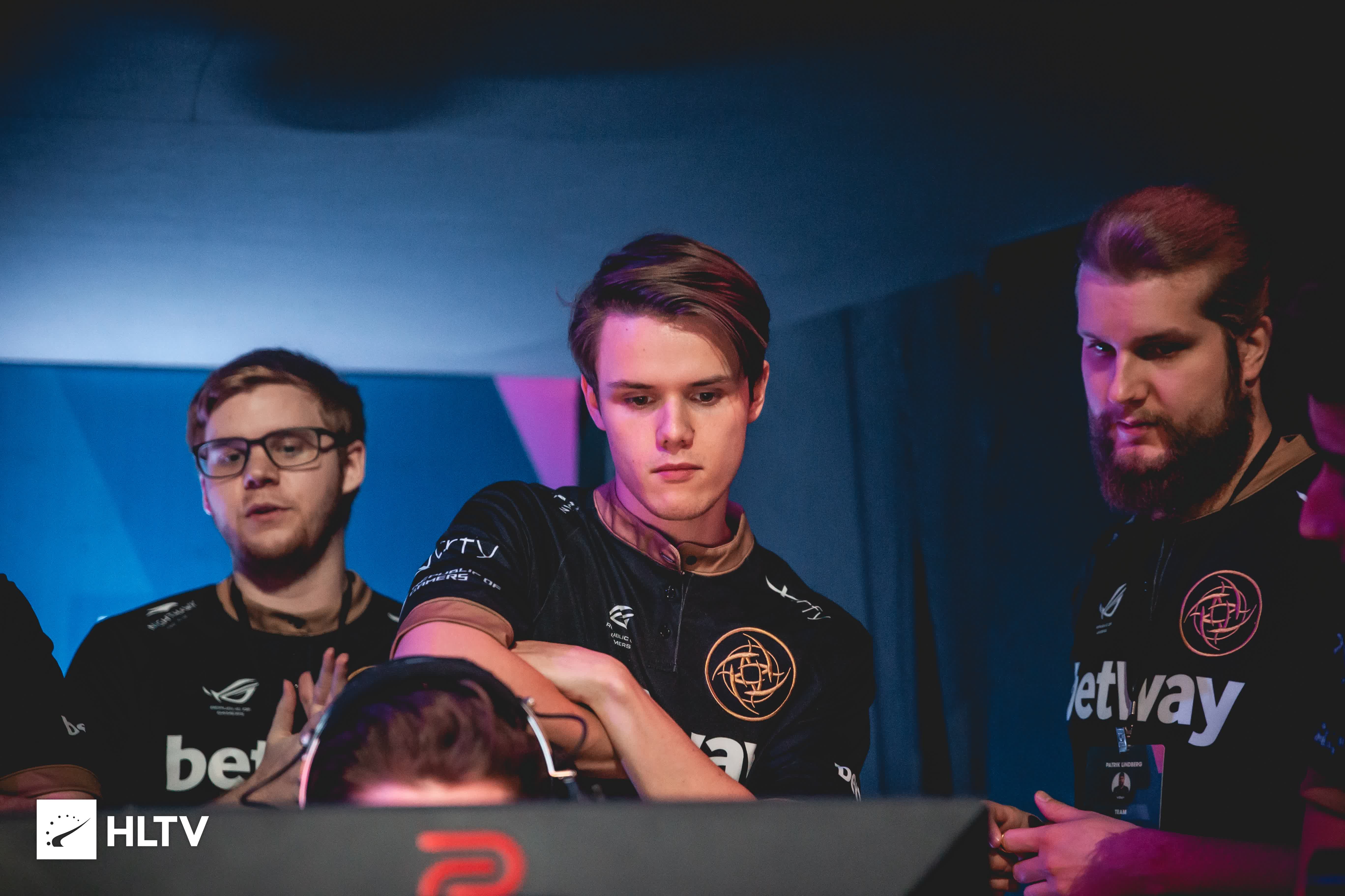 了极强的进 了极强的进